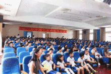 暑假一过,萧山这所学校的学生多了个 蓝朋友 黑科技 心理学 运动学 它悄悄在变美